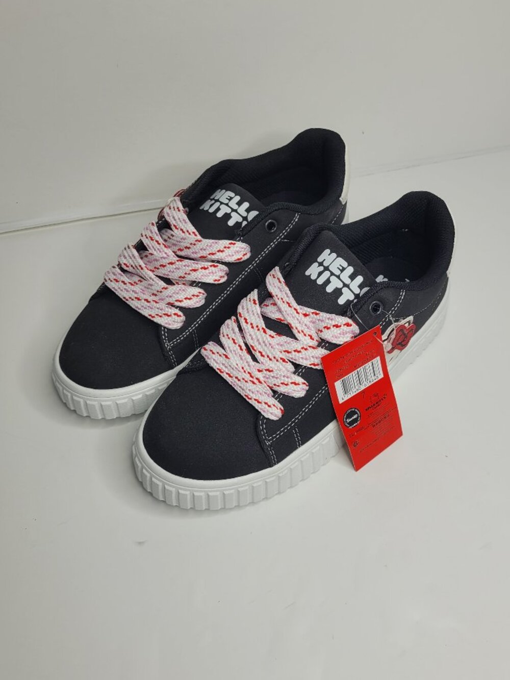 Hello Kitty Black & White Low-Top Sneakers chunky lace up shoes size 7 NWT